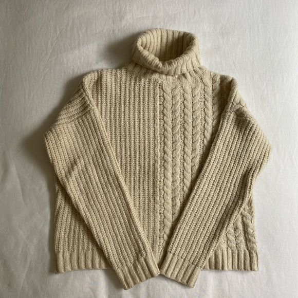 Line Sweater - Picture 1 of 4